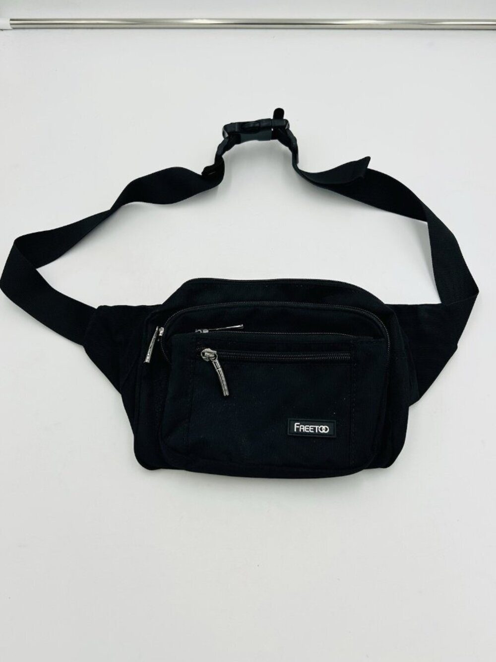 FREETOO Waist Pack Bag Fanny Pack Black Unisex Adjustable Strap NWOT